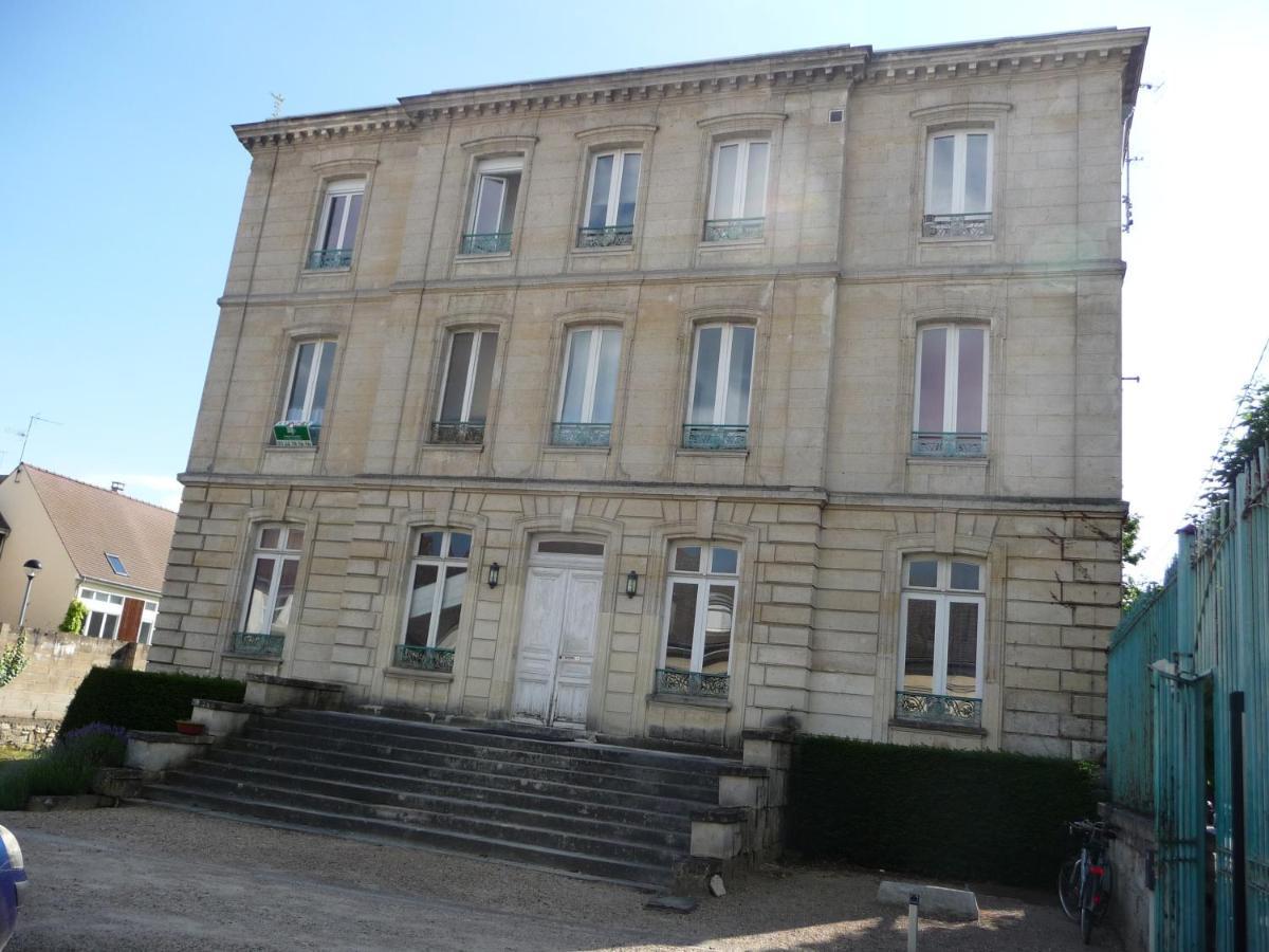 Studio Dans Charmante Batisse De Maitre Compiegnoise Compiègne Exterior foto
